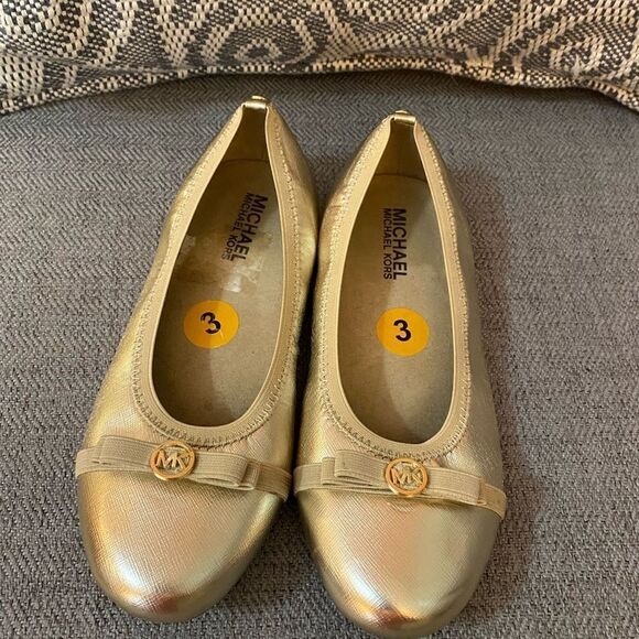 Michael Kors Sz 3 Gold Saffiano Ballet Flats - Picture 1 of 15